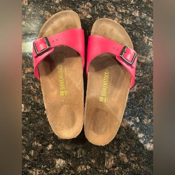 Pink Birkenstocks! Brand new! Size 40 One strap - Picture 4 of 4